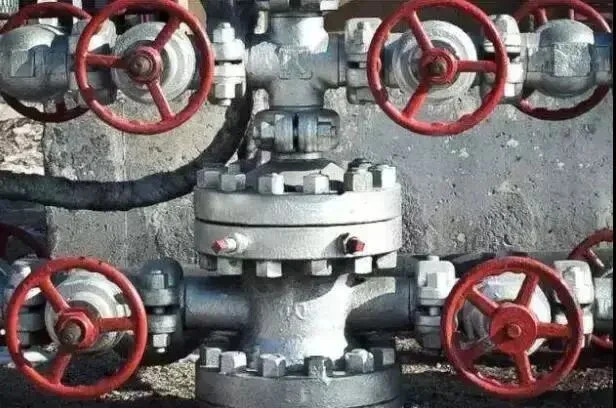 are all valves turned clockwise to close and counterclockwise to open